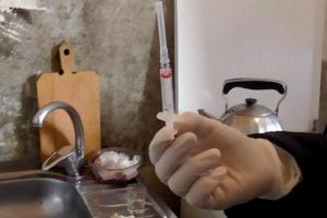 В Мариуполе полиция "накрыла" наркопритон в одной из квартир города