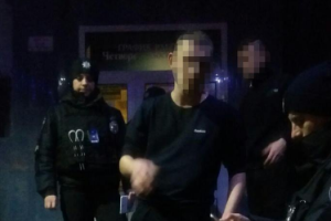 В Рубежном по "горячим следам" задержали двух приятелей-грабителей