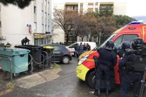 На Корсике 70-летний мужчина расстрелял людей: 1 человек погиб, 6 - ранены