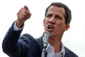 В Венесуэле Гуайдо ведет переговоры с военными с целью свержения Мадуро