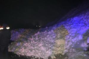 На горнолыжном курорте в Швейцарии снежная лавина накрыла людей