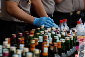 В Индии "паленый" алкоголь убил 39 человек, еще 27 человек госпитализированы