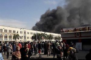 В Египте поезд протаранил перрон: в результате взрыва много жертв и раненых