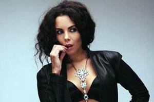 "Оденься уже для фото хоть раз": Настя Каменских разозлила поклонников очередным "горячим" снимком