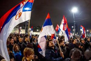 Протесты в Сербии: В Белграде протестующие ворвались в здание гостелерадио
