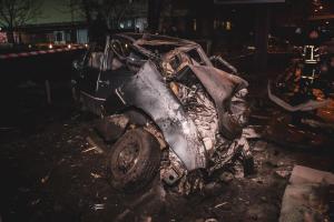 В Киеве BMW разбил пять авто и покалечил людей: водитель сбежал с места ДТП