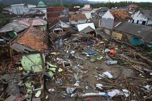 В Индонезии растет число погибших в результате сильного наводнения