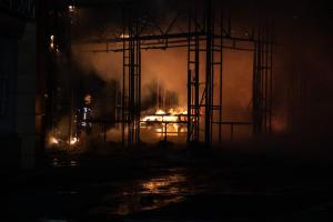 В Киеве на Демеевском рынке произошел масштабный пожар
