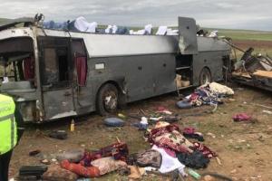В Казахстане в ДТП попал автобус с пассажирами: много жертв и раненых