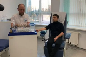 Зеленский сдал анализы "под прицелом" камер