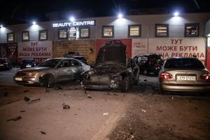 Взрыв в Киеве: момент взрыва Chevrolet сняла камера уличного видеонаблюдения