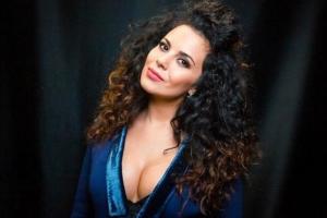 Редкий кадр: Певица Настя Каменских показала совместное фото со своими родителями