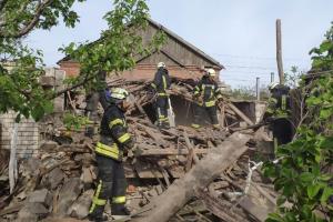 В Мариуполе прогремел взрыв в жилом доме: пострадали два человека