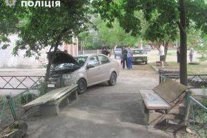 ДТП в Северодонецке: авто наехали на детей во дворе жилого дома и на пешеходном переходе