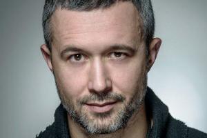 Платиновый блондин: Музыкант Сергей Бабкин кардинально поменял имидж