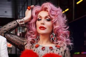 "Все натюрель": Травести-дива Монро показала лицо без макияжа