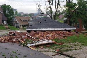 В США бушуют разрушительные торнадо: есть жертвы