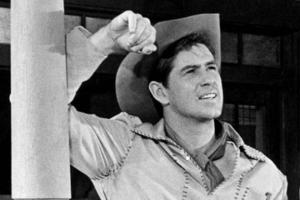 В США умер актер, сыгравший в сериалах "Даллас" и "Санта-Барабара"