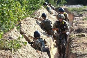 Ситуация на Донбассе: 10 обстрелов, ранены двое украинских военнослужащих