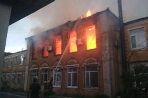 В Кировоградской области после удара молнии сгорело здание районной администрации