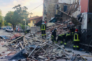 В Италии в результате взрыва газа обрушился жилой дом: есть жертвы