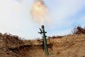 "Снаряд влетел прямо в окно квартиры": Боевики вновь обстреляли жилые районы Золотого-4