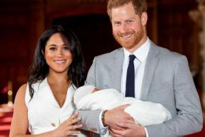 В Великобритании провели тайную церемонию крещения сына принца Гарри и Меган Маркл