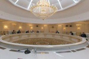 На переговорах в Минске не договорились о "хлебном перемирии" и обмене пленными