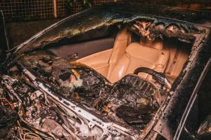 В Киеве взрывом поврежден автомобиль Lexus, припаркованный возле жилого дома