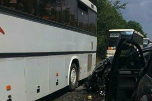 ДТП в Запорожской области: лихач врезался в колонну автобусов с детьми