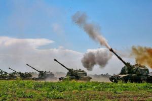 Оккупанты на Донбассе стягивают к линии отвода десятки "Градов", танков и гаубиц - ОБСЕ