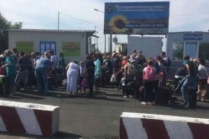 КПВВ "Станица Луганская" перешел на обычный режим работы