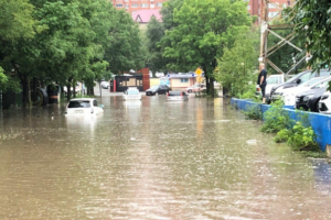 Российский Владивосток ушел под воду после мощного ливня