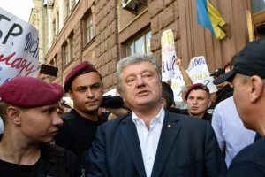 Порошенко готов пройти детектор лжи в прямом эфире