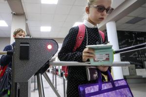 В России во всех учебных заведениях установят КПП и металлоискатели