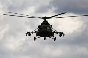 В России разбился военно-транспортный вертолет Ми-8: кадры с места крушения