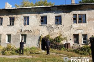 В Лисичанске обвалилась крыша и рухнул потолок в одном из жилых домов