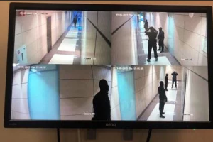 В Москве силовики провели обыски и задержания в штабе Навального