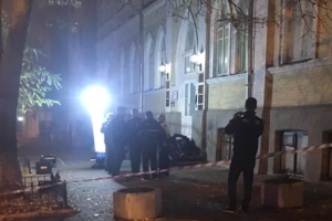 Момент взрыва гранаты в центре Киева попал на видео