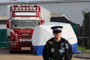 В Британии обнаружили грузовик с 39 телами: среди них один ребенок