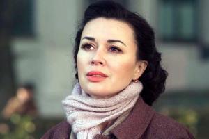 В сеть попали архивные снимки Анастасии Заворотнюк, сделанные в онкоцентре