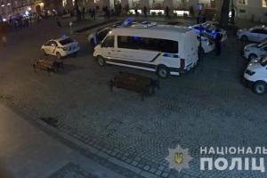 В центре Львова произошла массовая драка футбольных фанатов