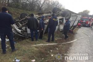 В Хмельницкой области перевернулся автобус с людьми: есть пострадавшие