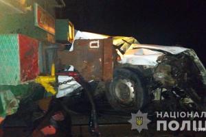 В Киевской области на переезде поезд раздавил легковушку: пострадала женщина-водитель