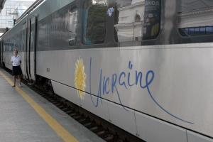"Укрзалізниця" планирует ощутимо поднять цены на проезд: на сколько подорожают билеты в 2020 году