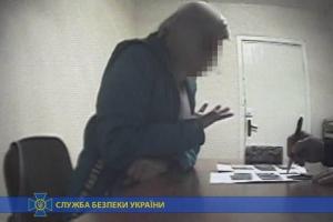 Террористы из "МГБ ЛНР" на КПВВ пытались завербовать украинскую чиновницу