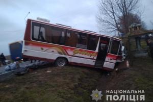 На Волыни в ДТП с участием рейсового автобуса пострадали 8 человек