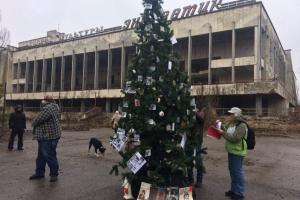 В городе Припять установили новогоднюю елку