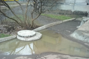 "Город превращается в фекальное болото": Лисичанск утопает в нечистотах