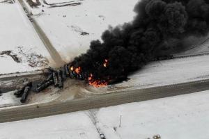 В Канаде сошел с рельсов поезд с нефтью
